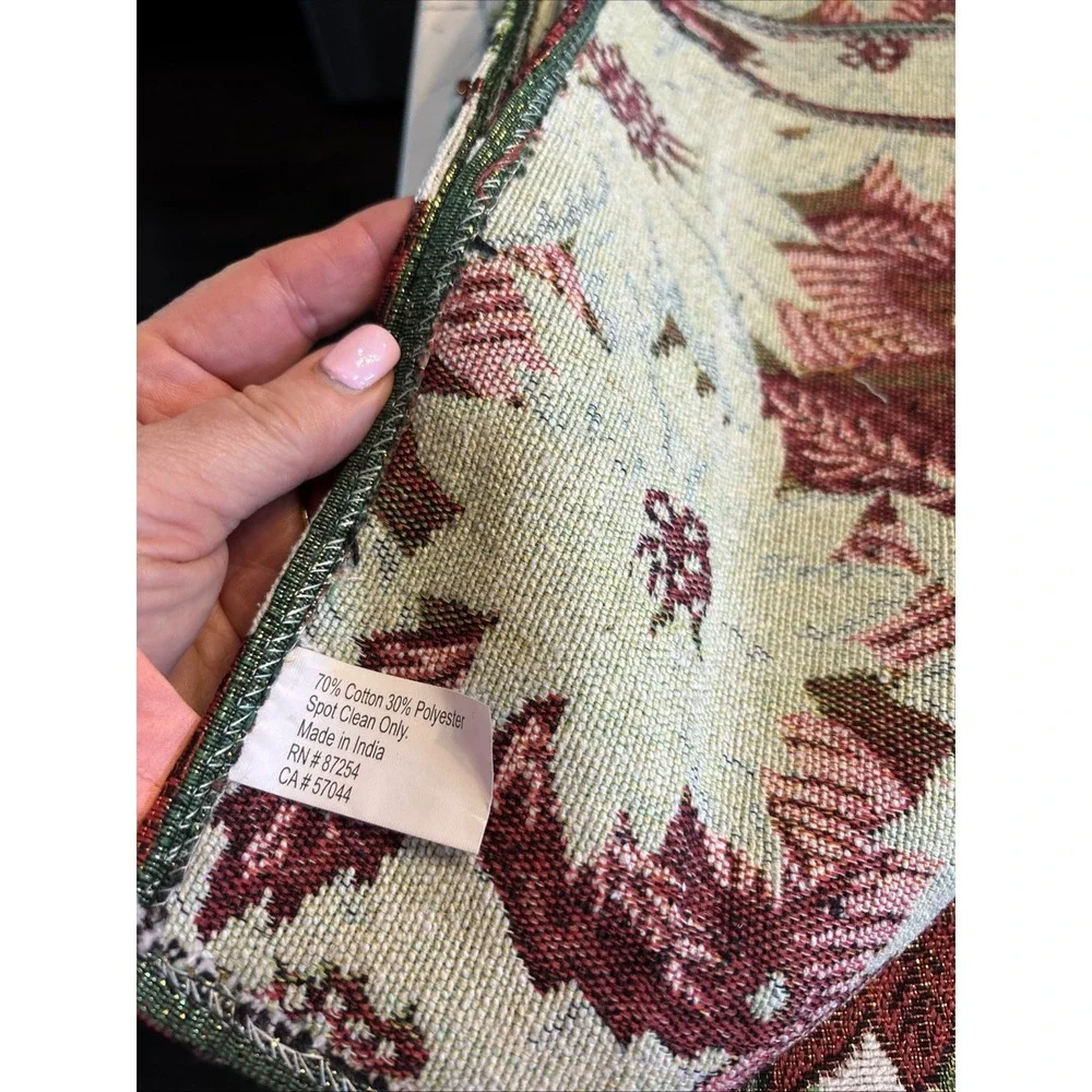 Set 8 Tapestry Poinsettia Placemats Red Green Gold Floral